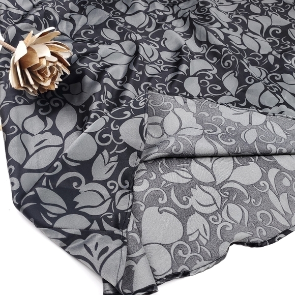 NY & Co Black Silver Satin Floral Skirt 8 - Picture 4 of 12